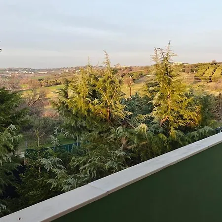 Up The Hill Apartment