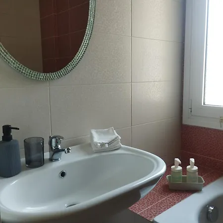 Up The Hill * Epanomí