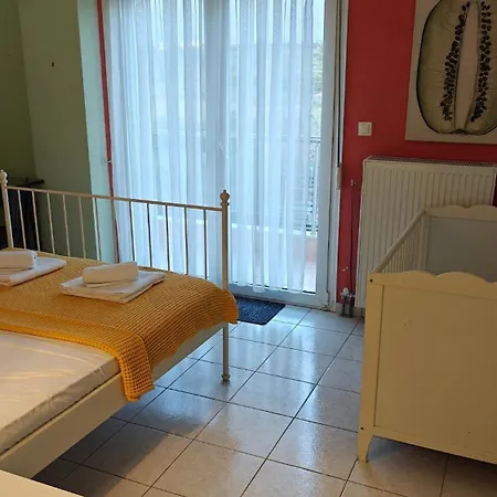 Up The Hill Apartamento Epanomí